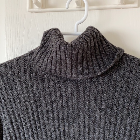 Joe Fresh xS Unisex Turtleneck Knitted Sweater - Picture 2 of 3